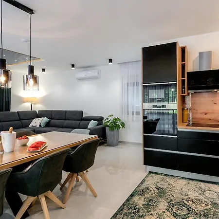Oriolus Split Villa